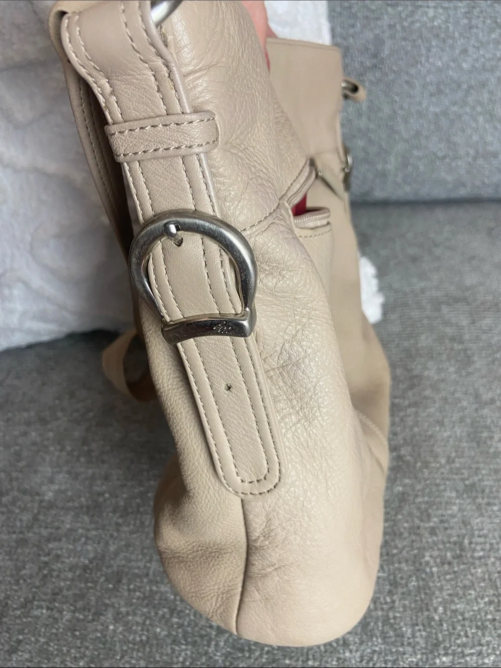 Stone Mountain Accessories Beige Pebbled Leather Crossbody Bag